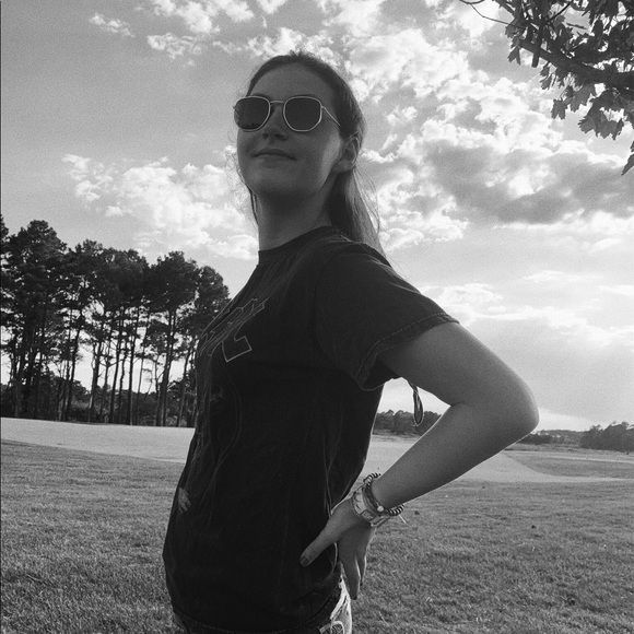 Meet your Posher, Devan - Picture 1 of 1